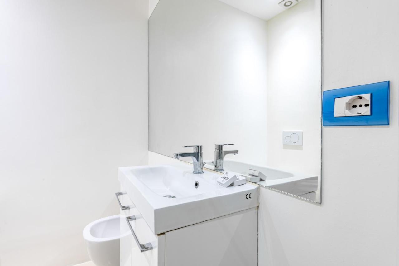 Easylife - Romantico Appartamento Sulla Darsena Milan Luaran gambar